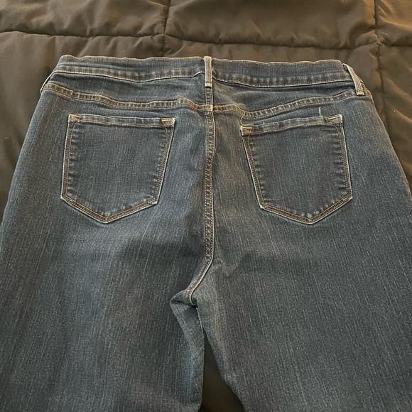 Women’s Old Navy size 16 short jeans - Picture 3 of 4